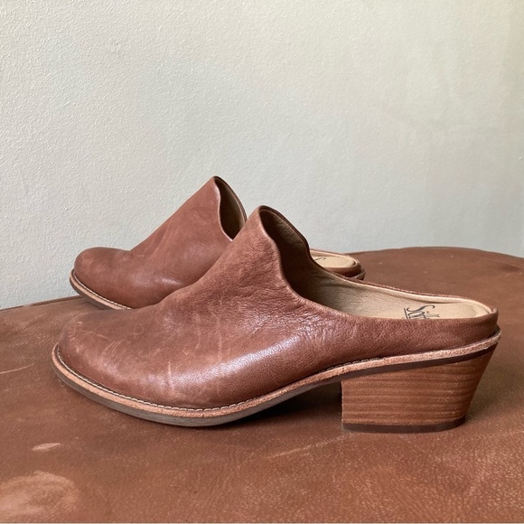 Sofft | Women’s Ameera Slip On Leather Heeled Mules - Picture 1 of 9